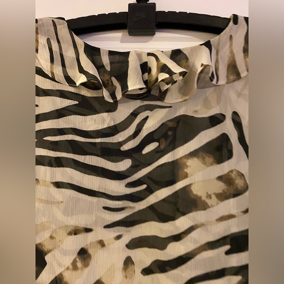 /Anne Klein Sheer Blouse Ruffled Animal Print large - Picture 3 of 9